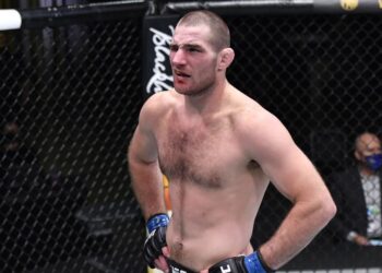 Coach: Sean Strickland vs. ‘killer’ Khamzat at UFC 294 ‘felt like a trap’ — ‘We already did them the solid by fighting Izzy’