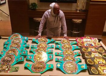 10 Of The Most Impressive Boxing Records