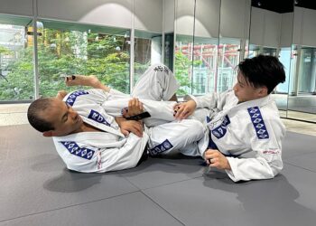 How To Get Into The Saddle Position In BJJ
