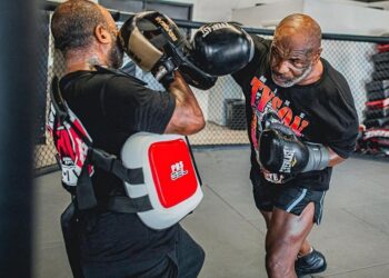 10 Of The Baddest Head Shot Knockouts In Boxing History