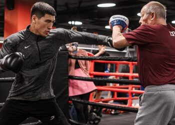 Breaking Down Dmitry Bivol’s Style Of Boxing