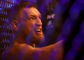 Midnight Mania! Conor McGregor slags off ‘broke scammer’ Dustin Poirier