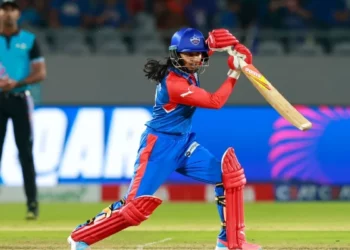 WPL 2025: Run-out calls in MI-DC clash puts spotlight on rules around LED stumps | CricTracker