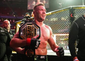 Travel ban lifted? Dricus Du Plessis vs. Khamzat Chimaev to headline UFC 319 in Chicago