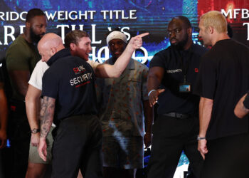 Darren Till shoves security, screams obscenities during boorish, predictable hissy fit at Misfits 22 staredowns