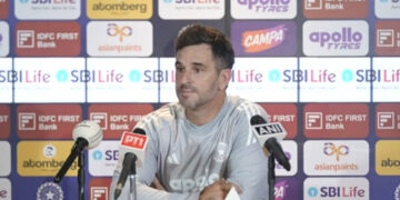 IND vs SA 2025: ‘Beat whatever is put in front of us’ - Ten Doeschate addresses India’s battle with dew | CricTracker